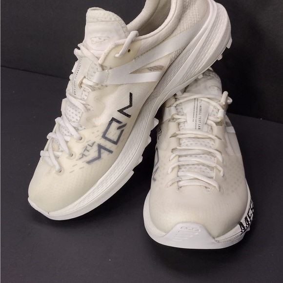 Merrel MLT White Athletic Men\'s Shoes size 8 pre owned Exellent condition main image 9